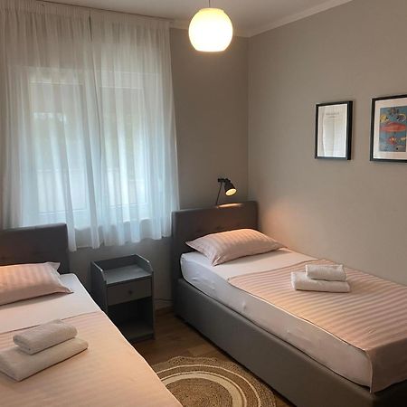M Plus Residence Pinezići Eksteriør bilde