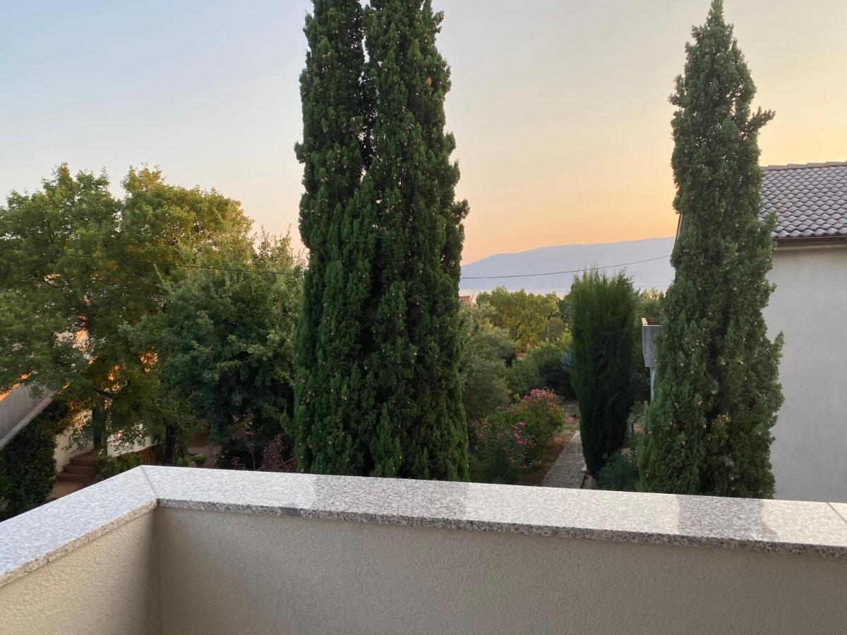 M Plus Residence Pinezići Eksteriør bilde