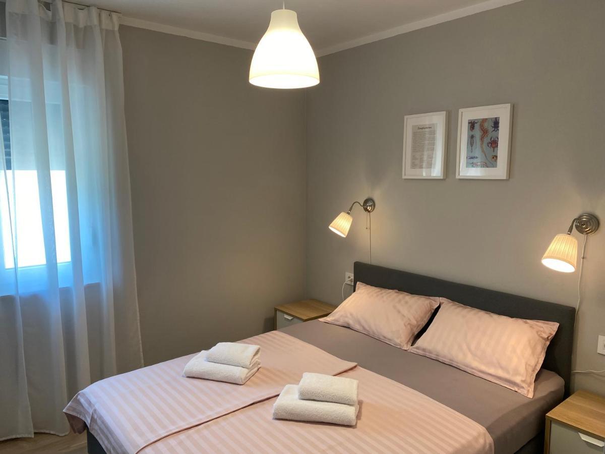 M Plus Residence Pinezići Eksteriør bilde
