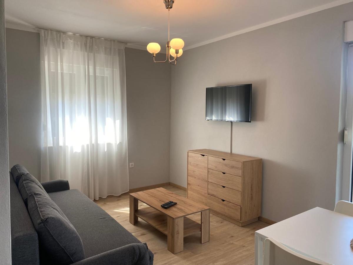 M Plus Residence Pinezići Eksteriør bilde