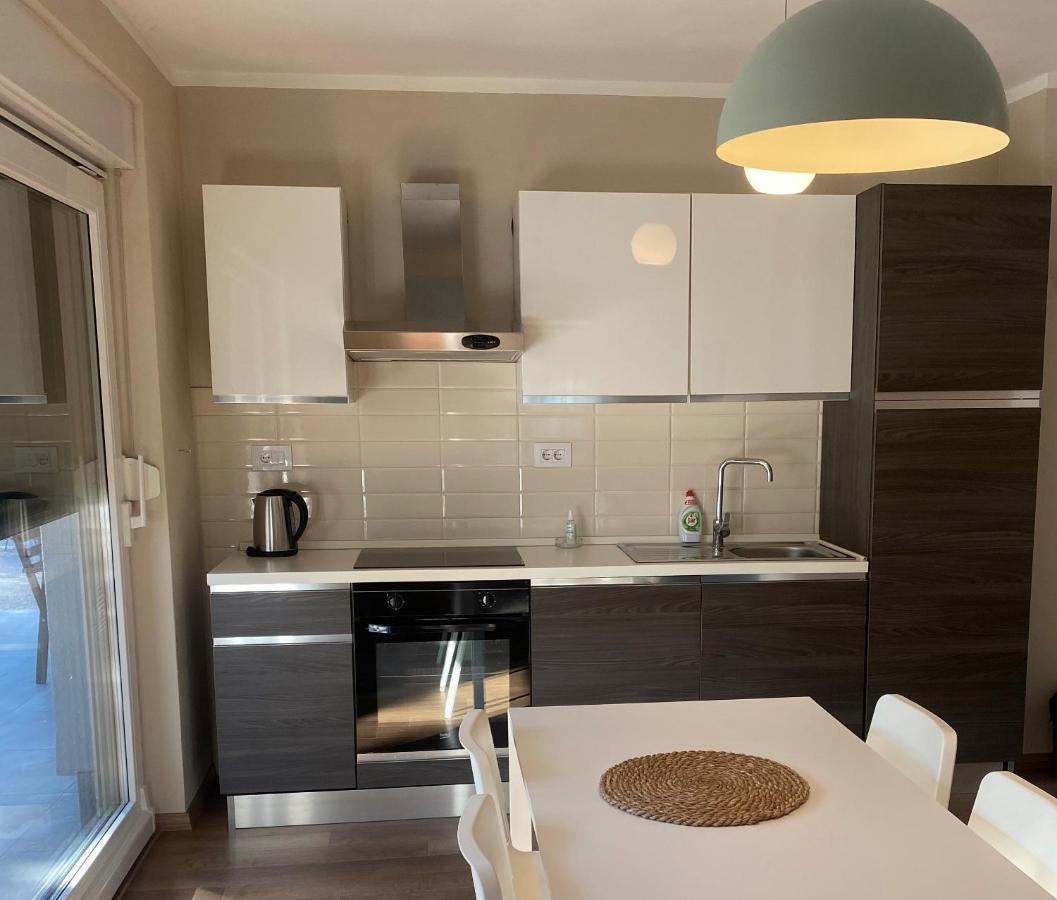 M Plus Residence Pinezići Eksteriør bilde