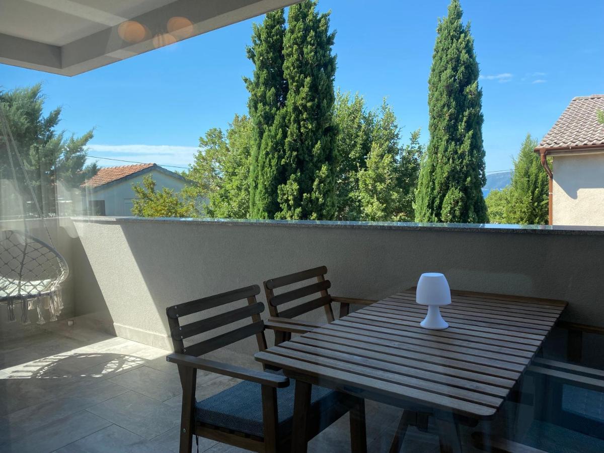 M Plus Residence Pinezići Eksteriør bilde